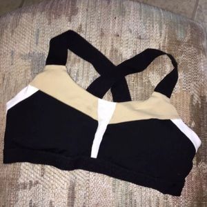 Alo yoga sports bra size large